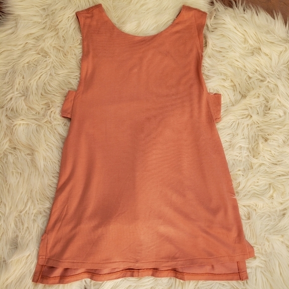 🆕️3/$30💐Banana Republic Cut-Out Tank - Picture 2 of 4